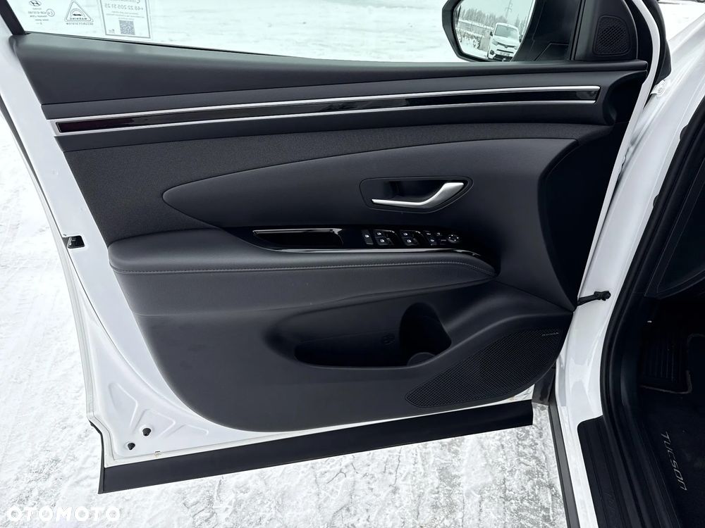 Hyundai Tucson 1.6 T-GDi HEV Executive 2WD - 14