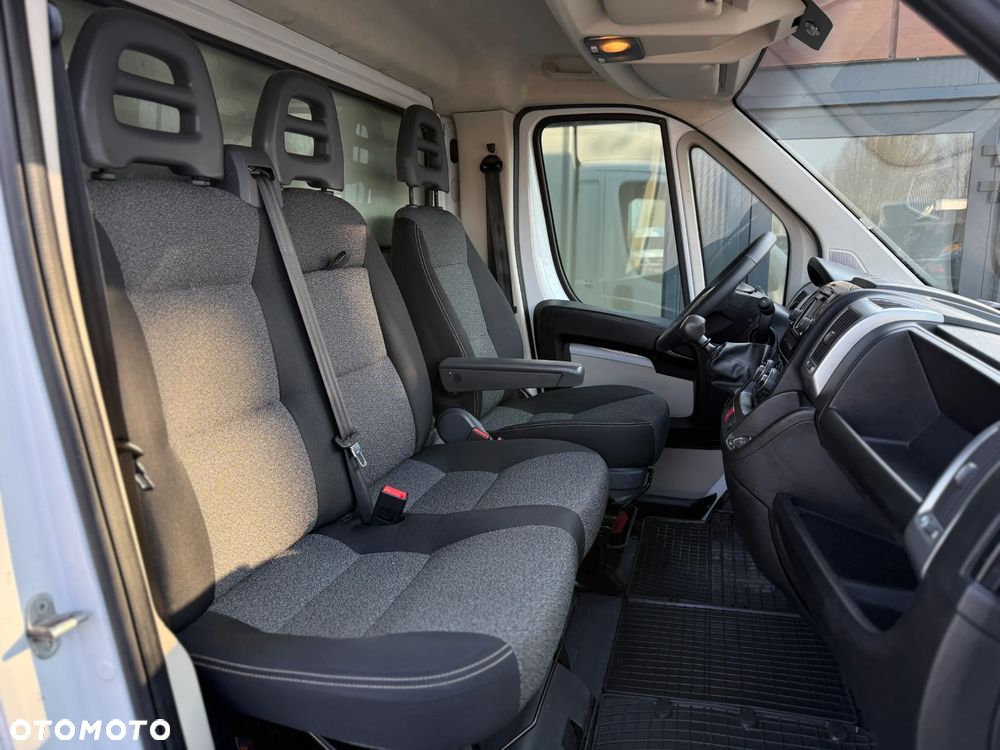 Fiat Ducato 2.3 131KM / Kontener 4,2m 8EP + Winda Dhollandia 750kg / 240.926KM PRZEBIEG / PO SERWISIE / ZAREJESTROWANY W PL - 15