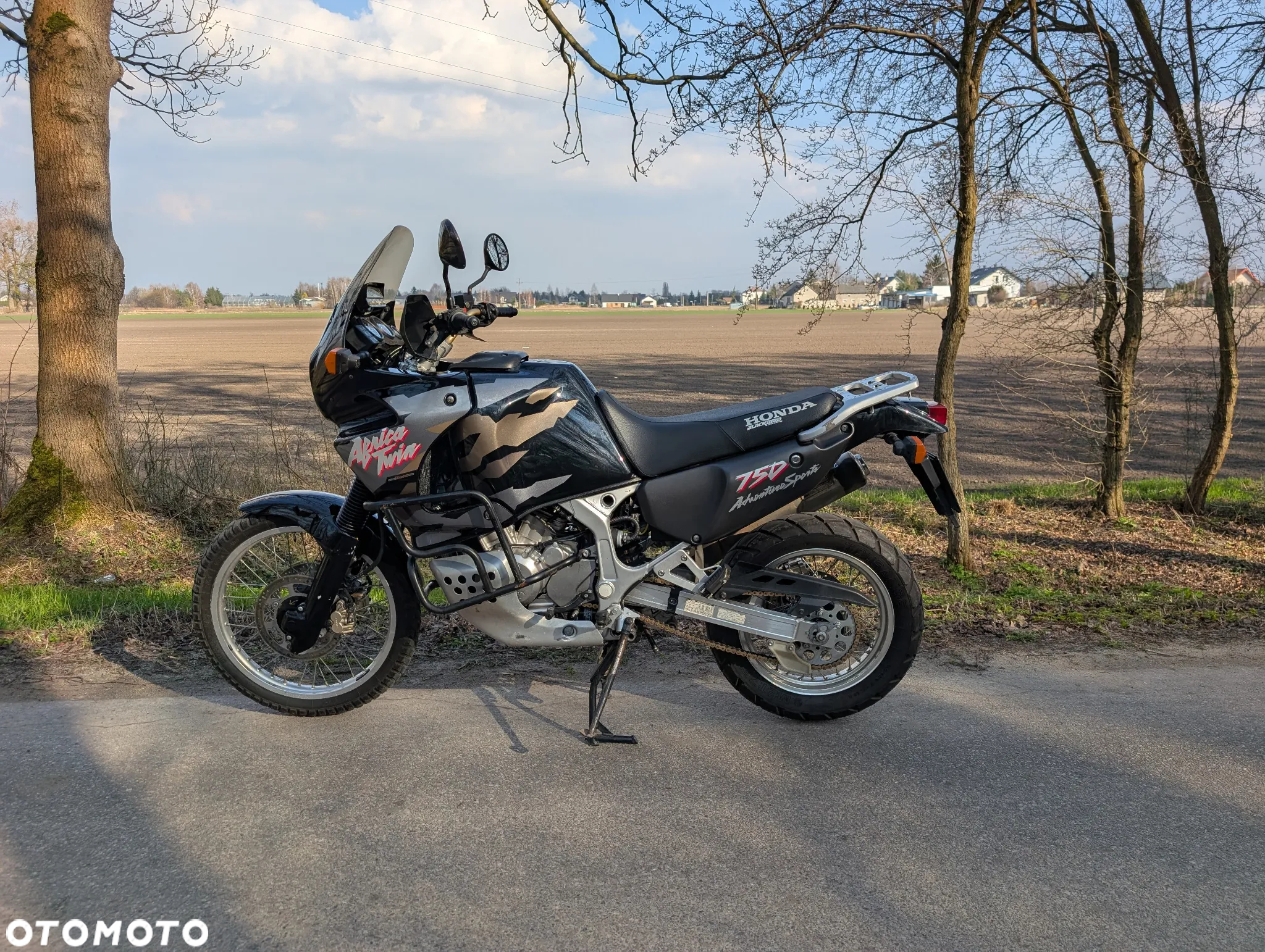 Honda XRV