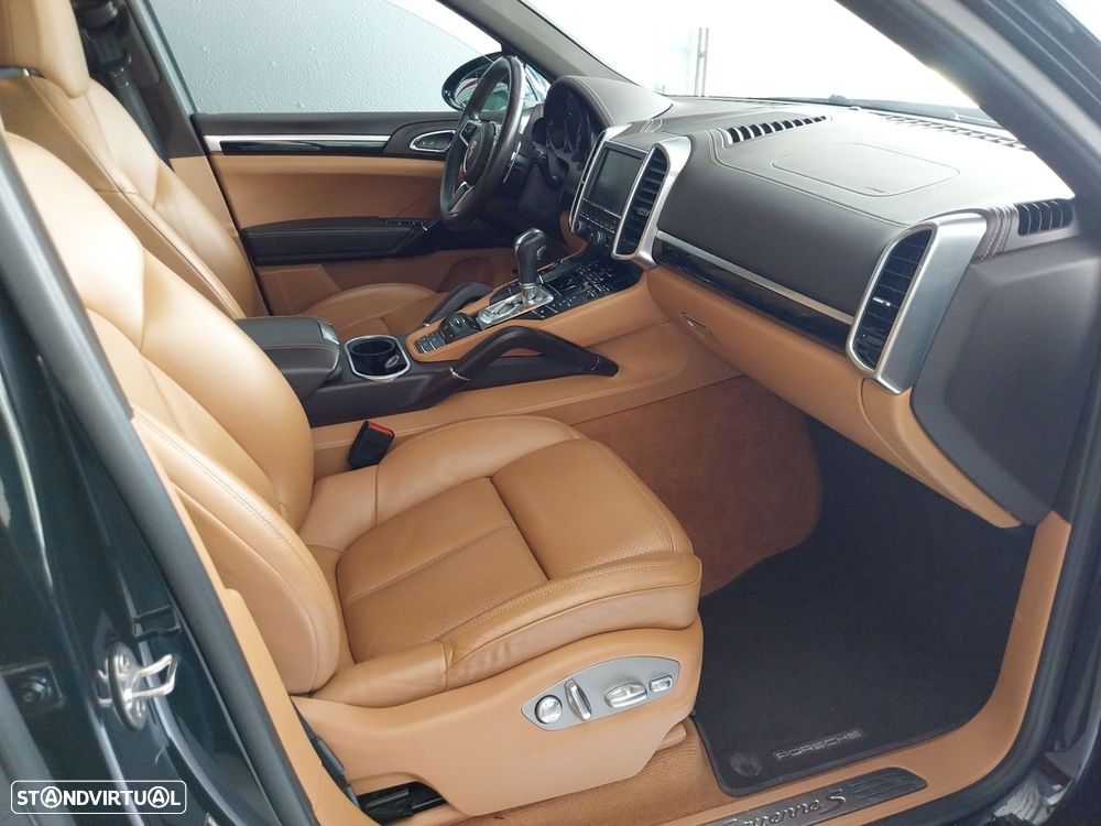 Porsche Cayenne - 11