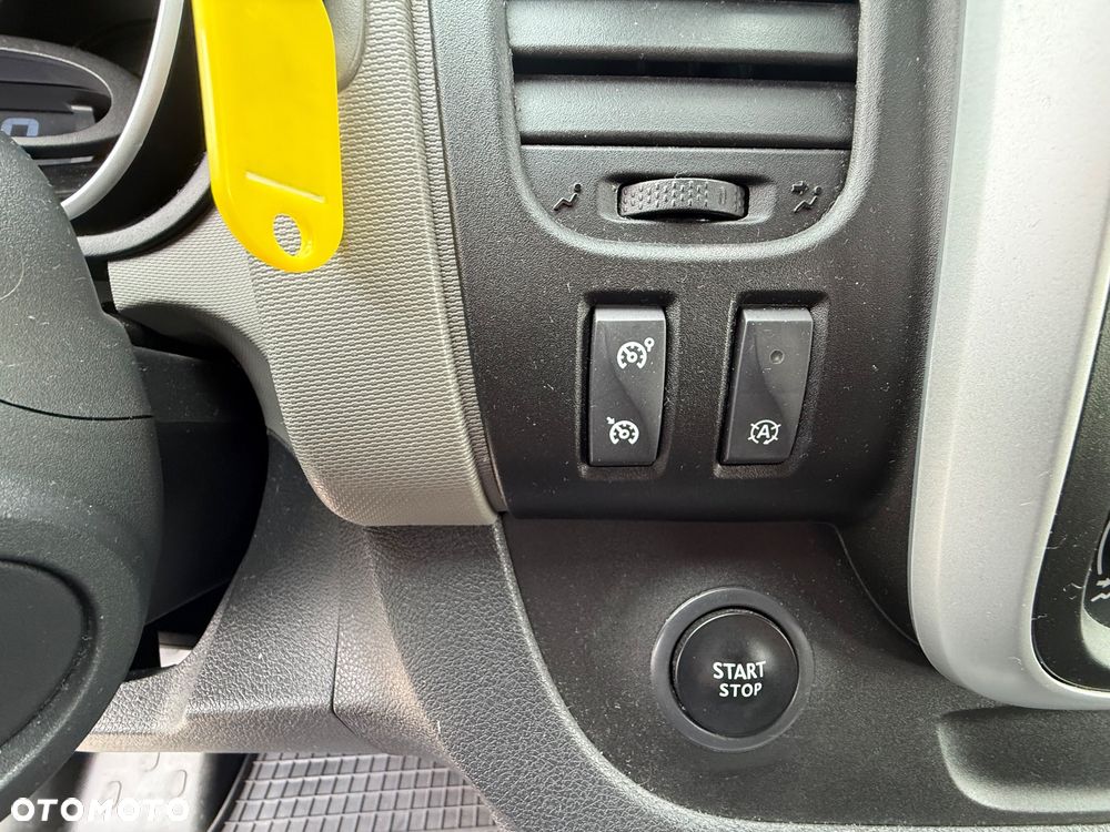 Nissan NV300 L2H1 2,9dCi (9-Si.) Premium - 17