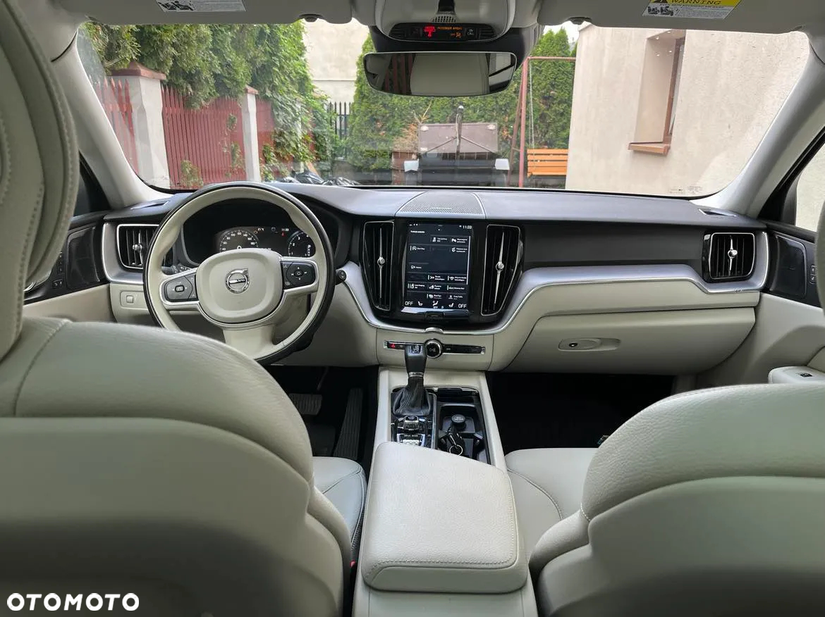 Volvo XC 60 T5 AWD Momentum - 11