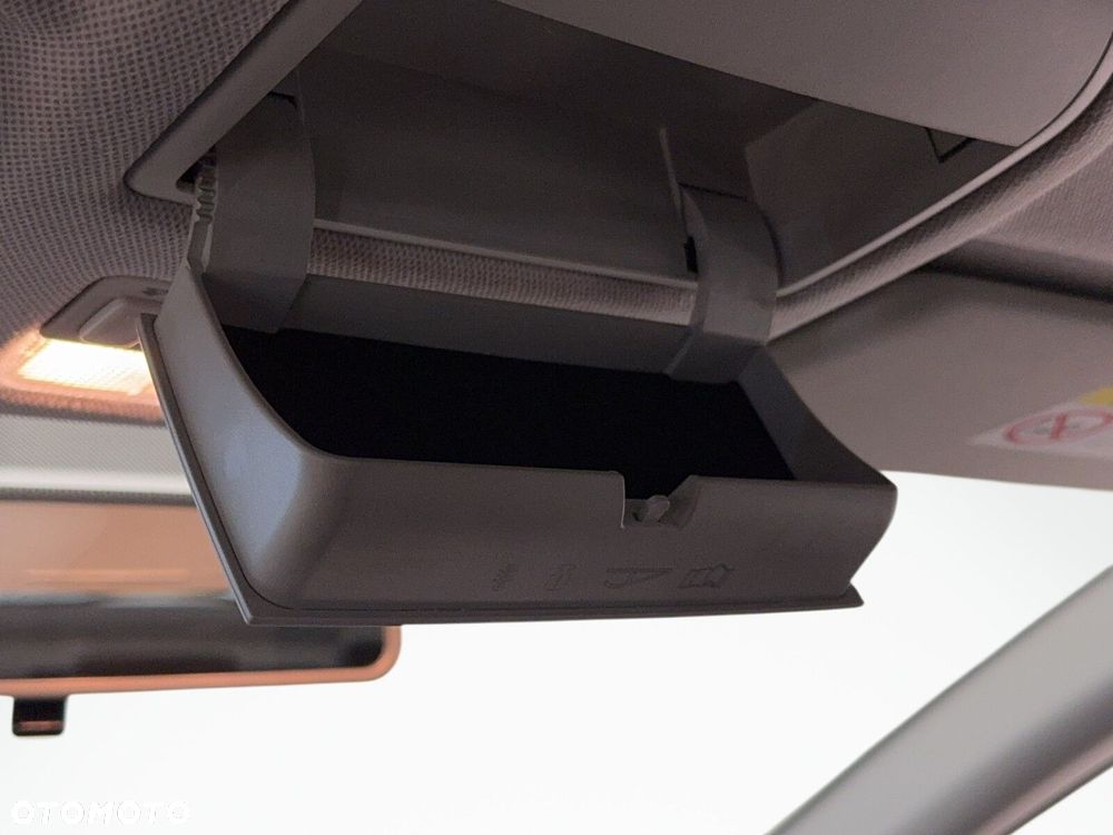 Skoda RAPID 1.0 TSI Ambition - 38