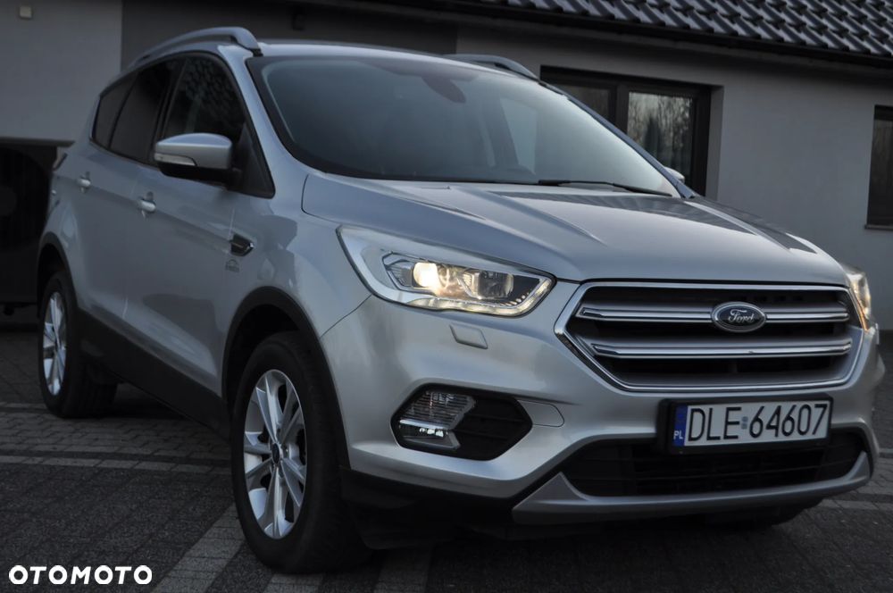 Ford Kuga 2.0 TDCi 2x4 Titanium - 23