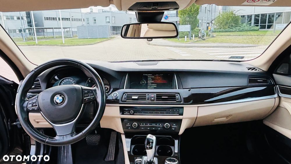 BMW Seria 5 525d xDrive Luxury Line - 8