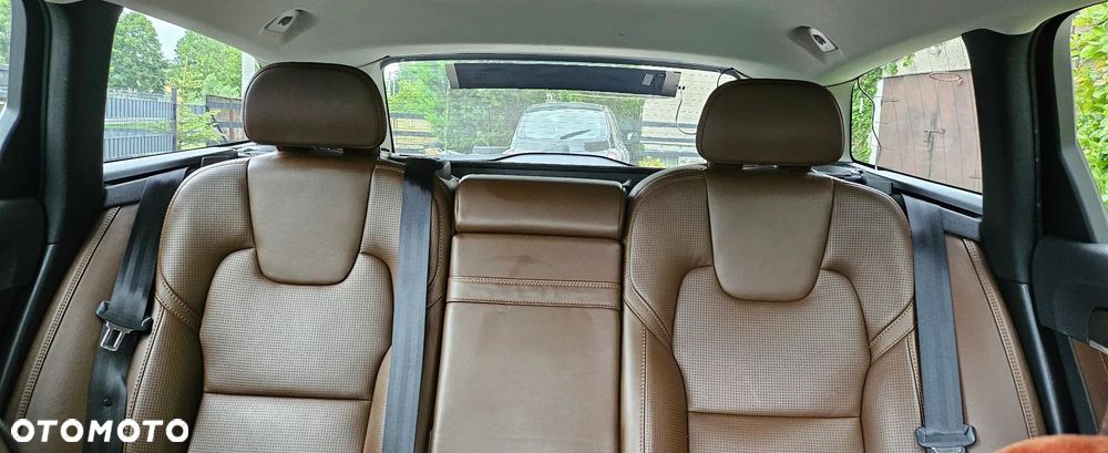 Volvo V90 Cross Country D5 AWD Pro - 19