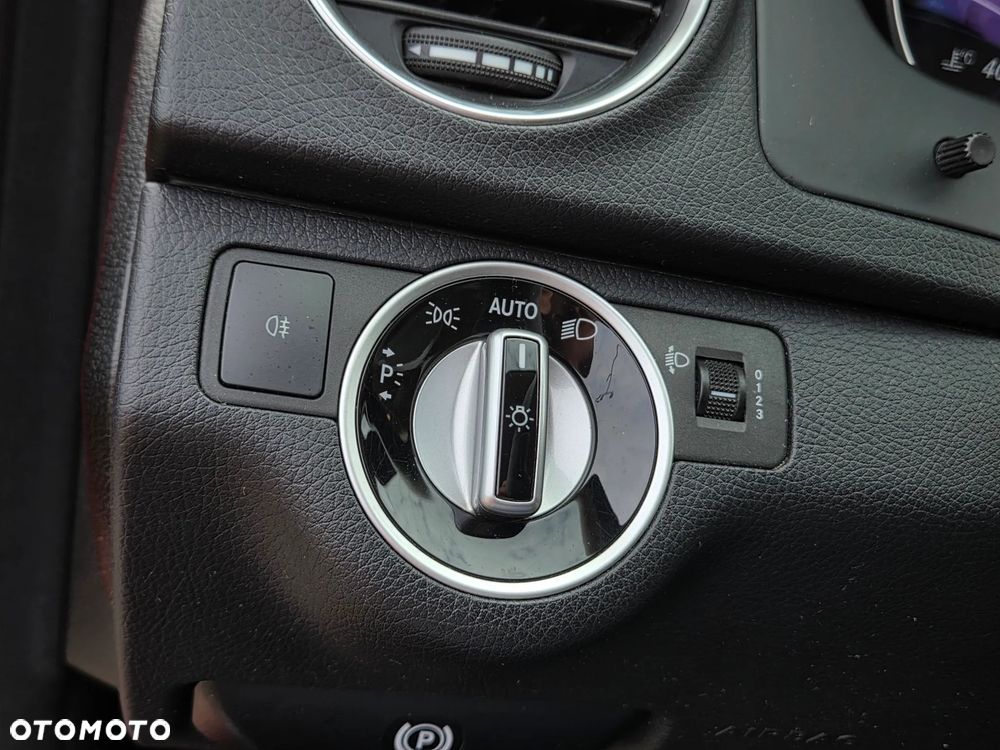 Mercedes-Benz Klasa C 250 CDI DPF BlueEFFICIENCY - 38