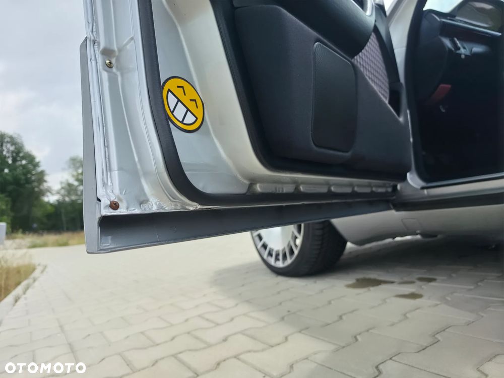 Mercedes-Benz Klasa E - 28