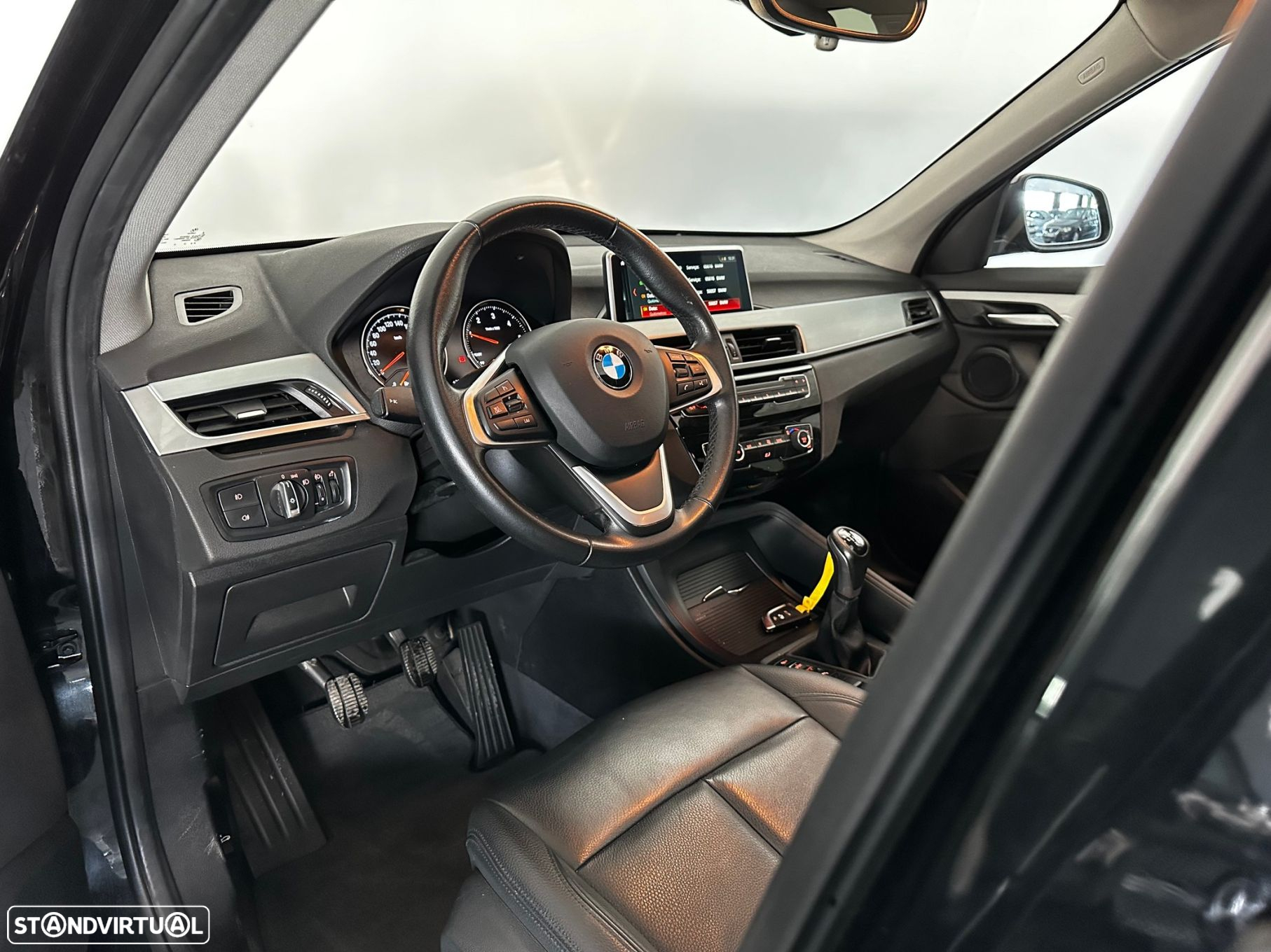 BMW X1 16 d sDrive Line xLine - 13