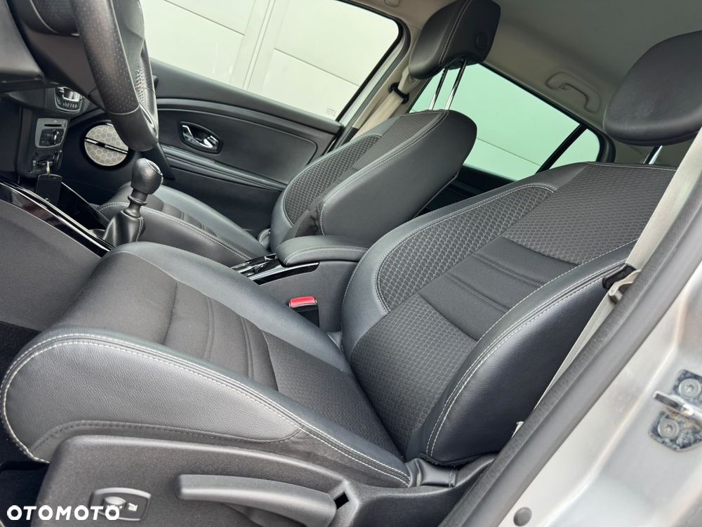 Renault Megane ENERGY TCe 130 BOSE EDITION - 28