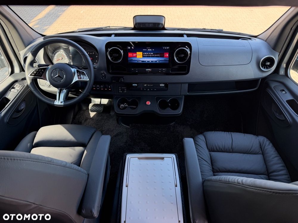 Mercedes-Benz Sprinter - 15