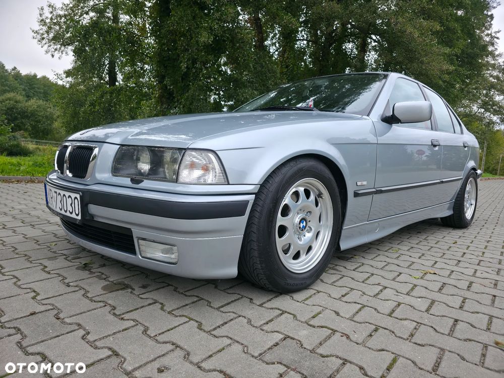 BMW Seria 3 320i - 11