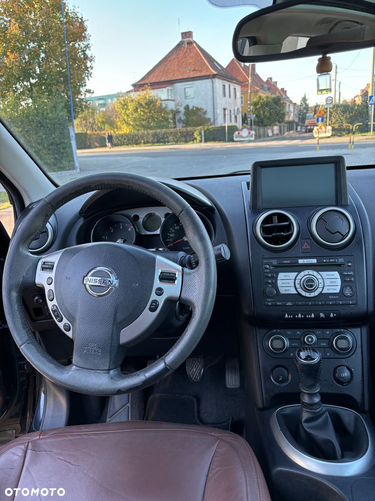 Nissan Qashqai 2.0 dCi DPF tekna - 16