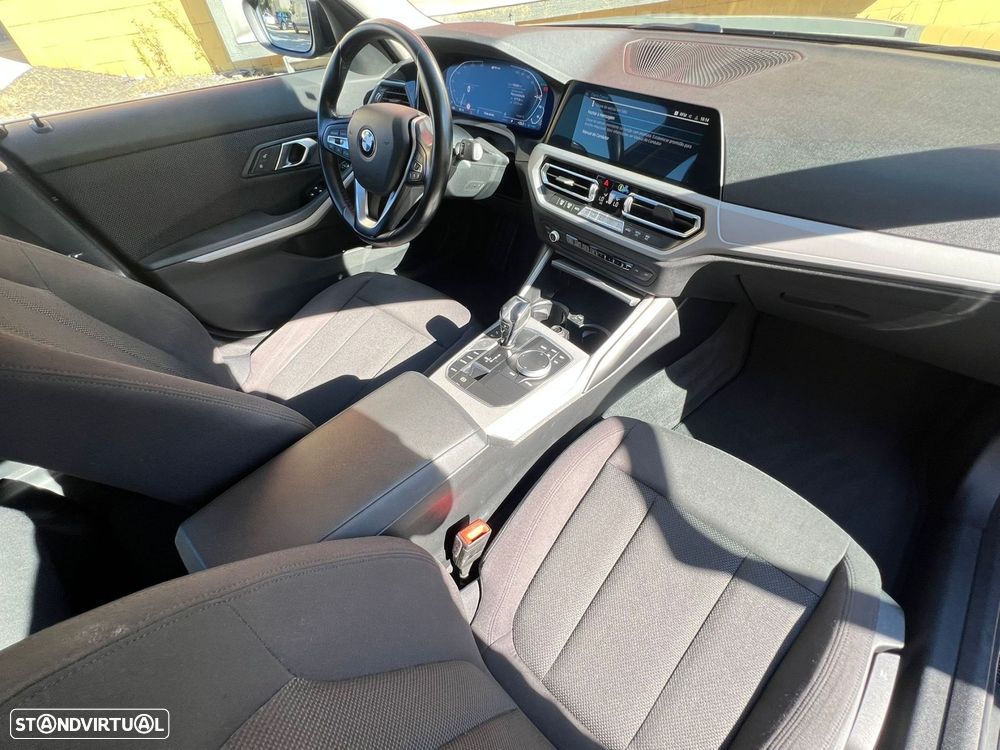 BMW 330 e Auto - 13