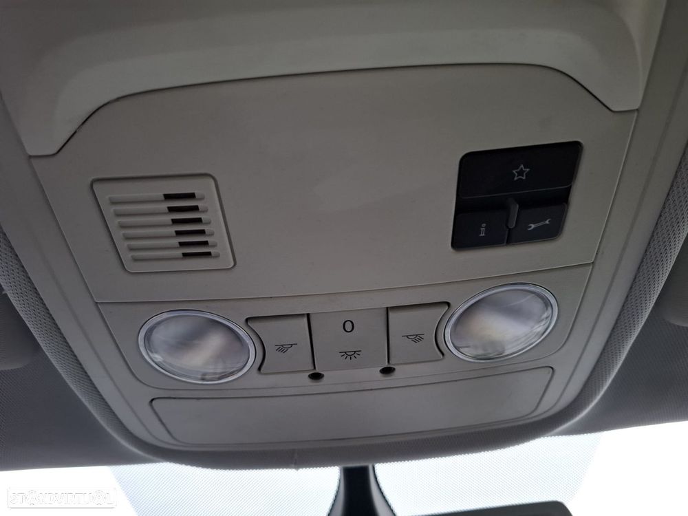 VW Sharan 2.0 TDI Confortline - 27