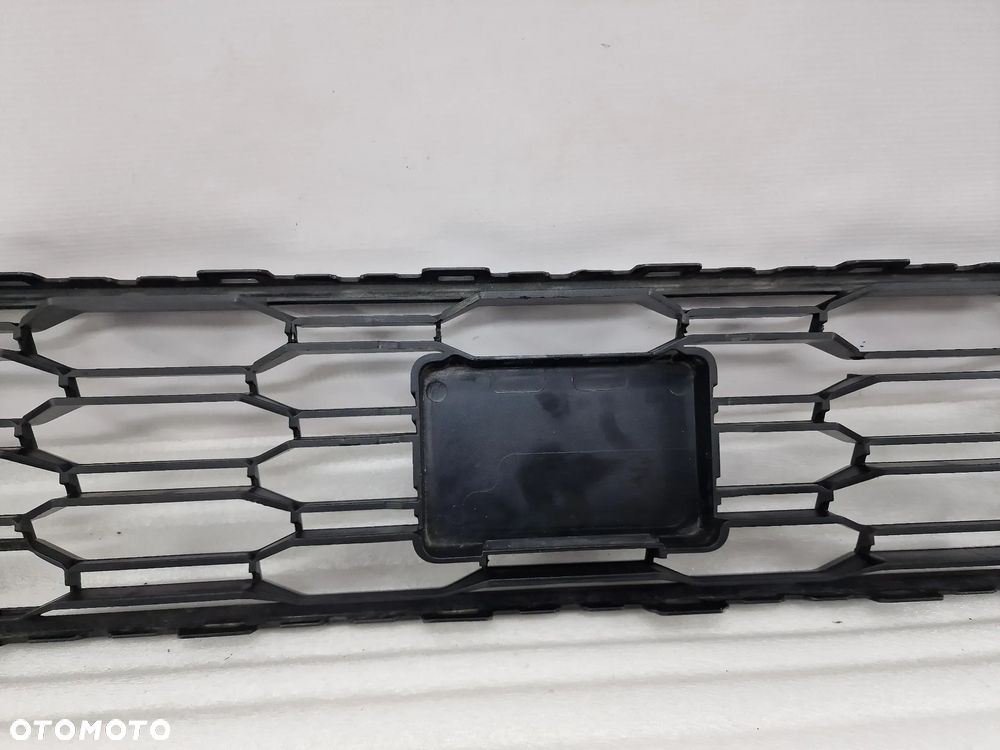 SEAT IBIZA 5 V 16- KRATKA ŚRODKOWA ZDERZAKA PRZEDNIEGO PRZÓD , NR 6F0853667 ,  NR AUKCJI KR341 - 18