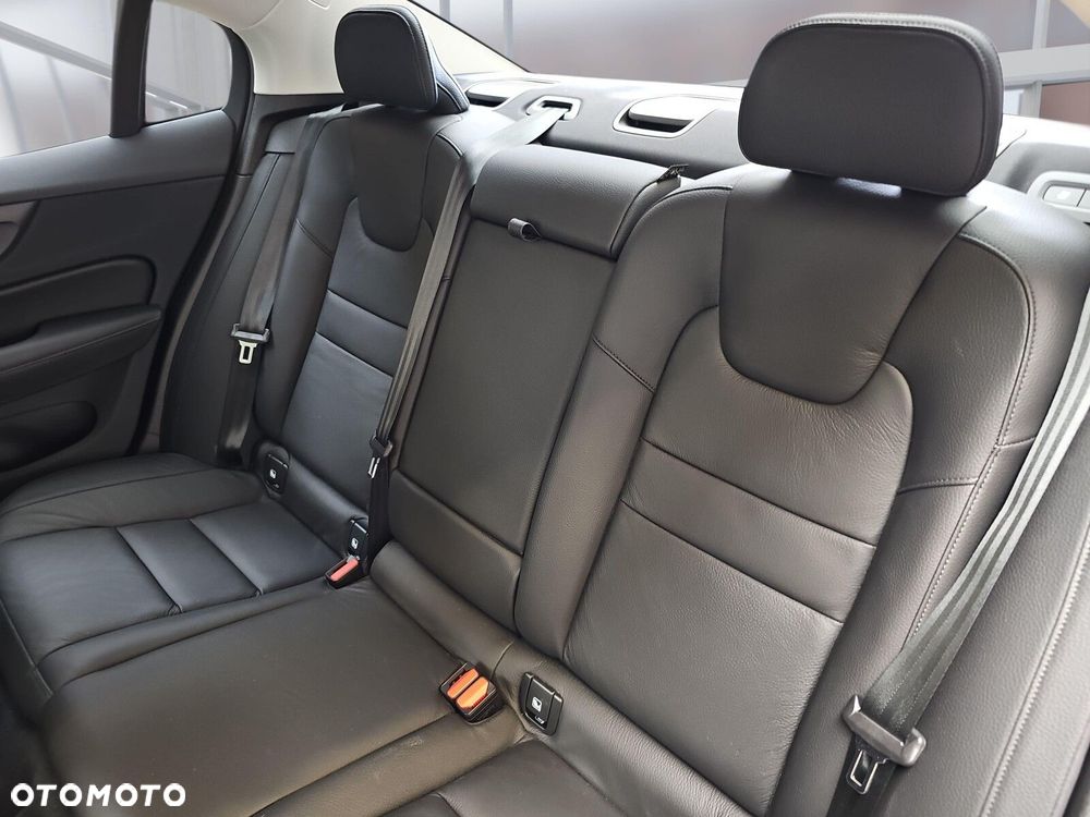 Volvo S60 B4 B Plus Dark - 11