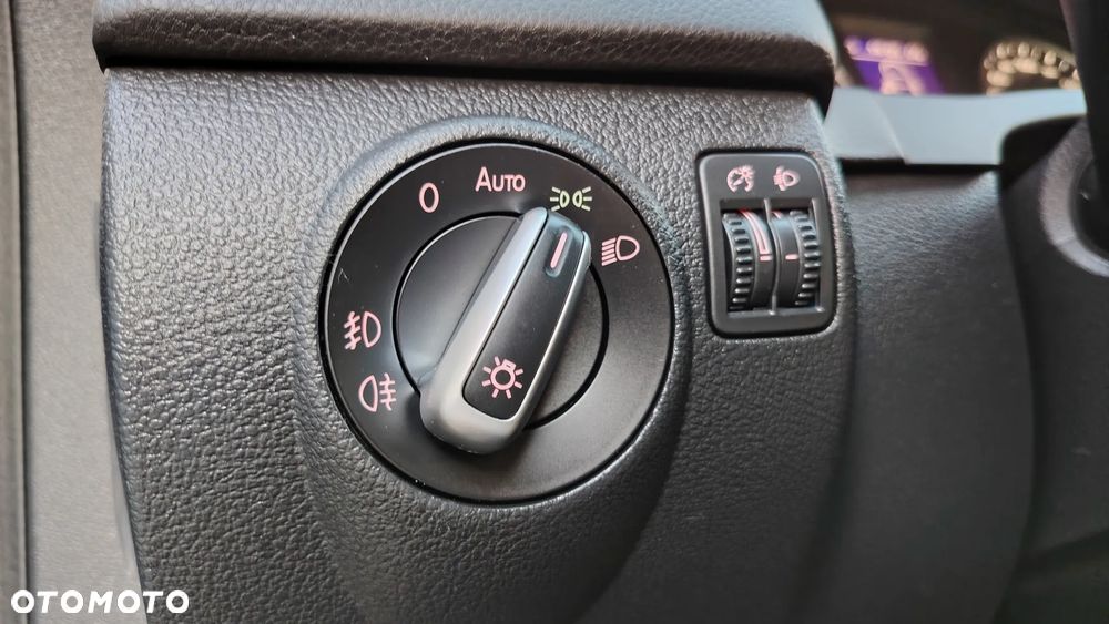 Volkswagen Tiguan 2.0 TDI SCR URBAN SPORT - 32