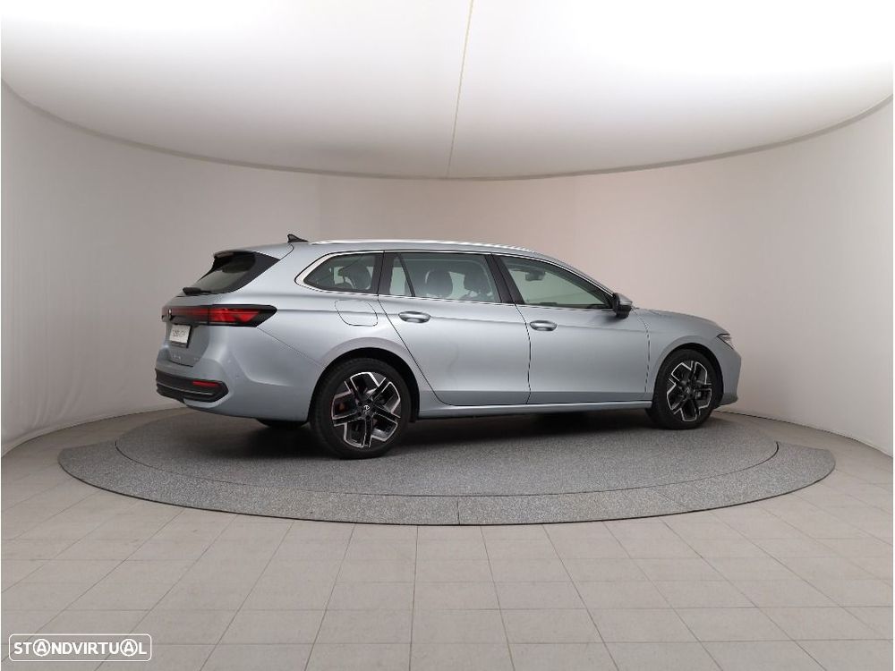 VW Passat Variant 1.5 TSI eHybrid Business DSG - 8