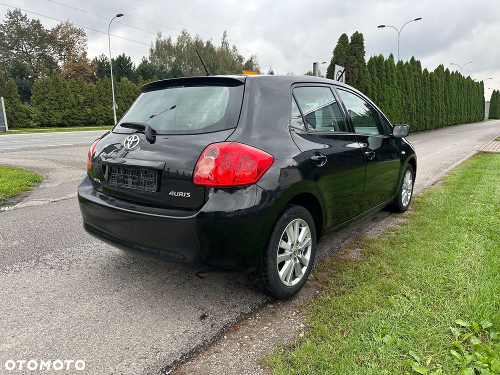 Toyota Auris - 4