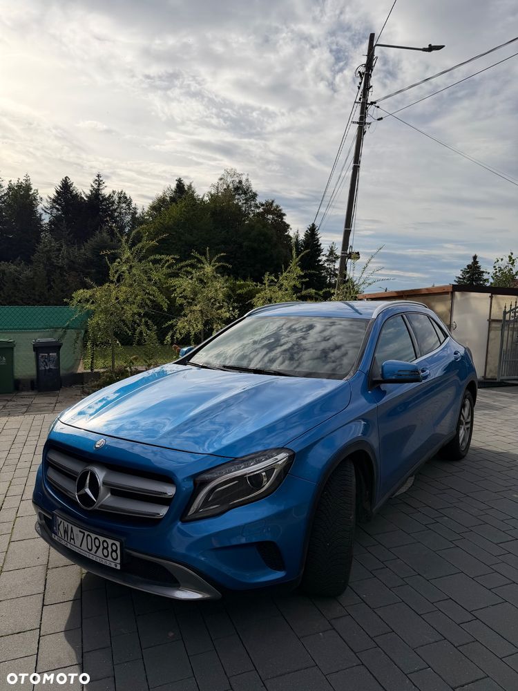 Mercedes-Benz GLA - 9