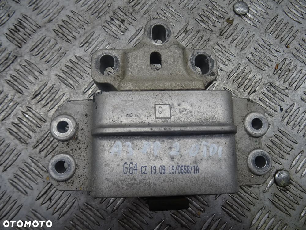 AUDI A3 8P 03-07 2.0 TDI PODUSZKA ŁAPA SKRZYNI BIEGÓW 1K0199555 - 1