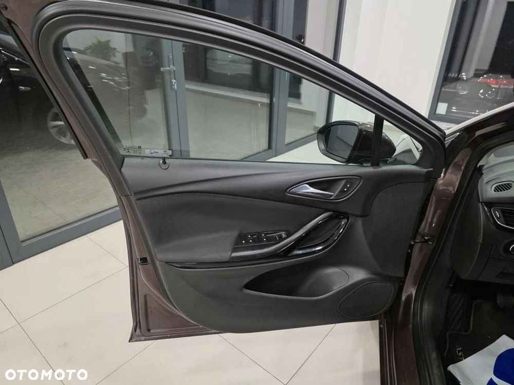 Opel Astra 1.4 Turbo Innovation - 12