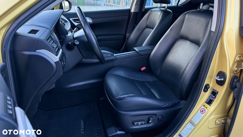 Lexus CT 200h Prestige - 13