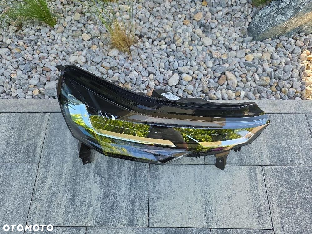 RENAULT CAPTUR 2 LIFT ASX Lampa prawa Kompletna Full Led 260107674R Chrom - 2