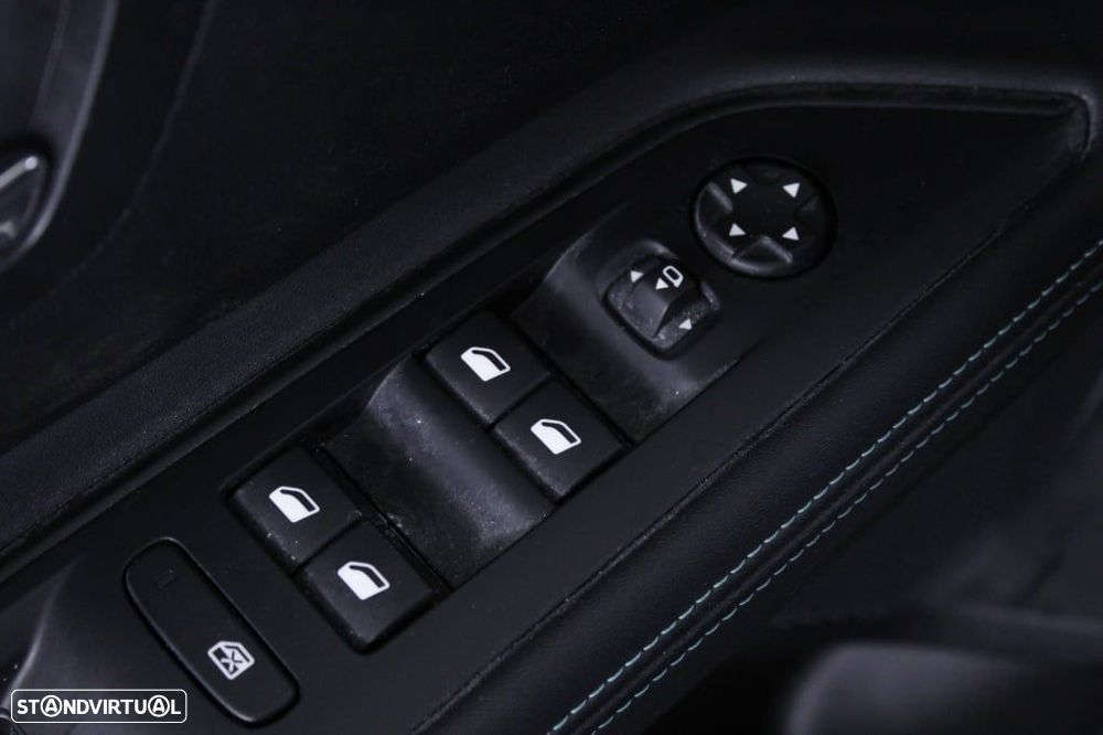 Peugeot 5008 1.2 PureTech Allure Pack EAT8 - 20