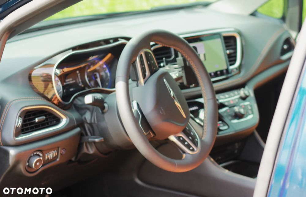 Chrysler Pacifica - 20