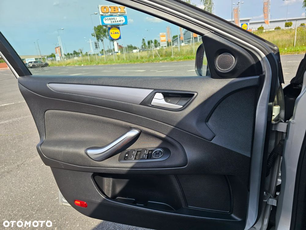 Ford Mondeo 2.0 TDCi Ambiente - 10