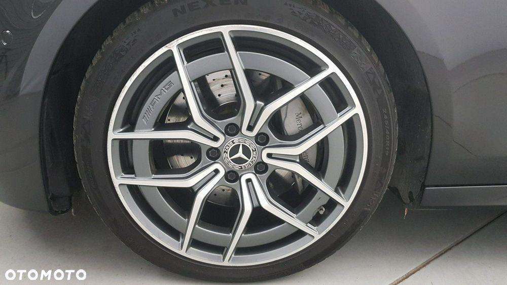 Mercedes-Benz Klasa E - 9