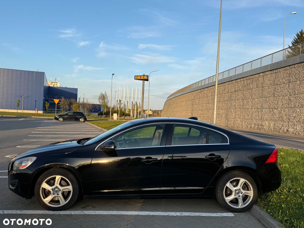 Volvo S60 2010 photo 4