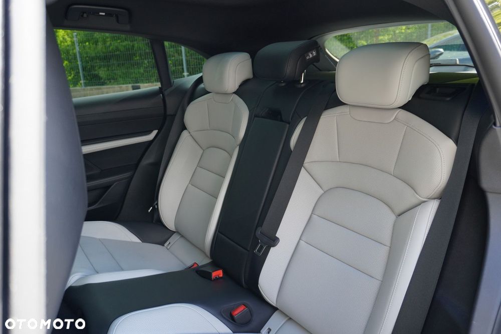Porsche Taycan 4S Cross Turismo - 10