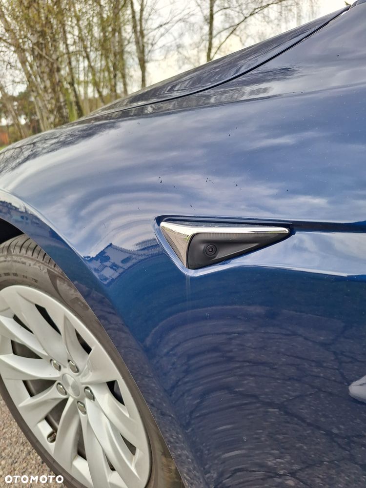Tesla Model S - 10