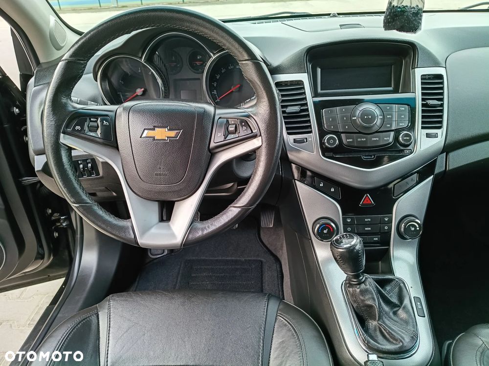 Chevrolet Cruze 1.8 LT - 8