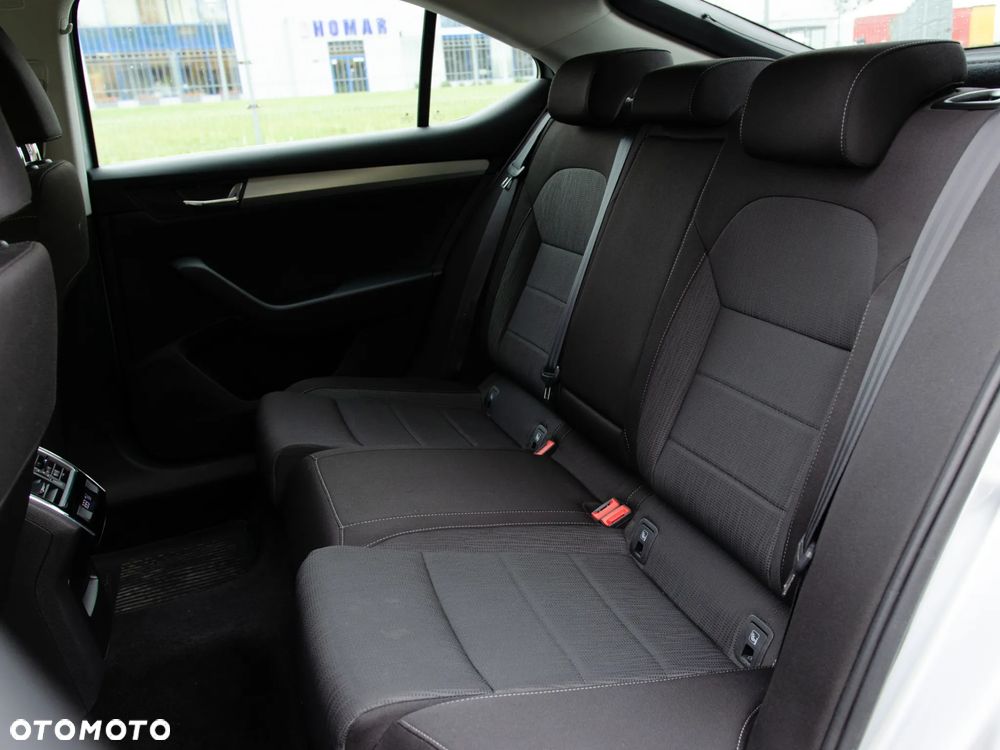 Skoda Superb 2.0 TDI Ambition - 17