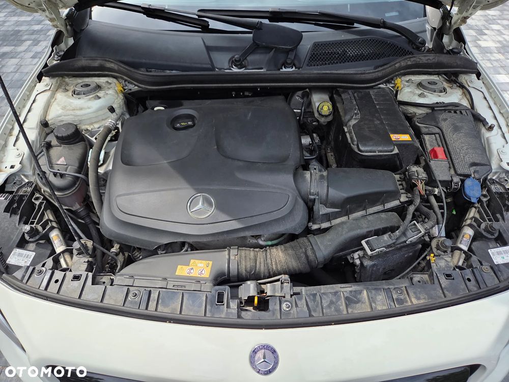 Mercedes-Benz GLA - 11