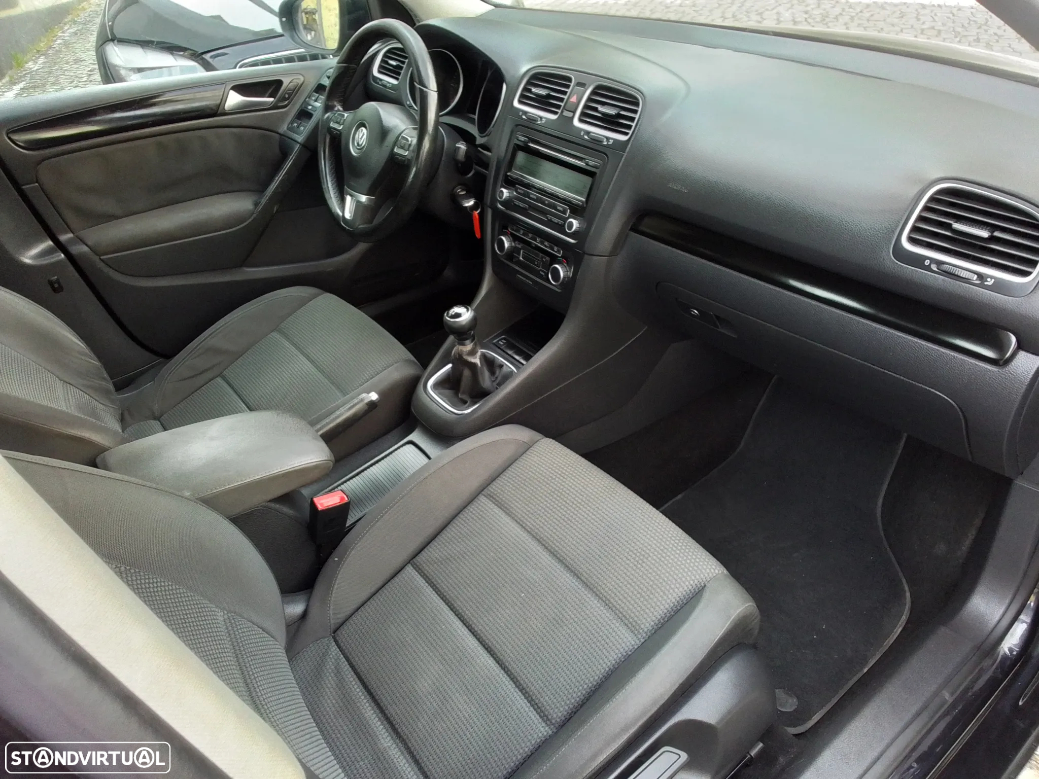 VW Golf 2.0 TDi Confortline - 9