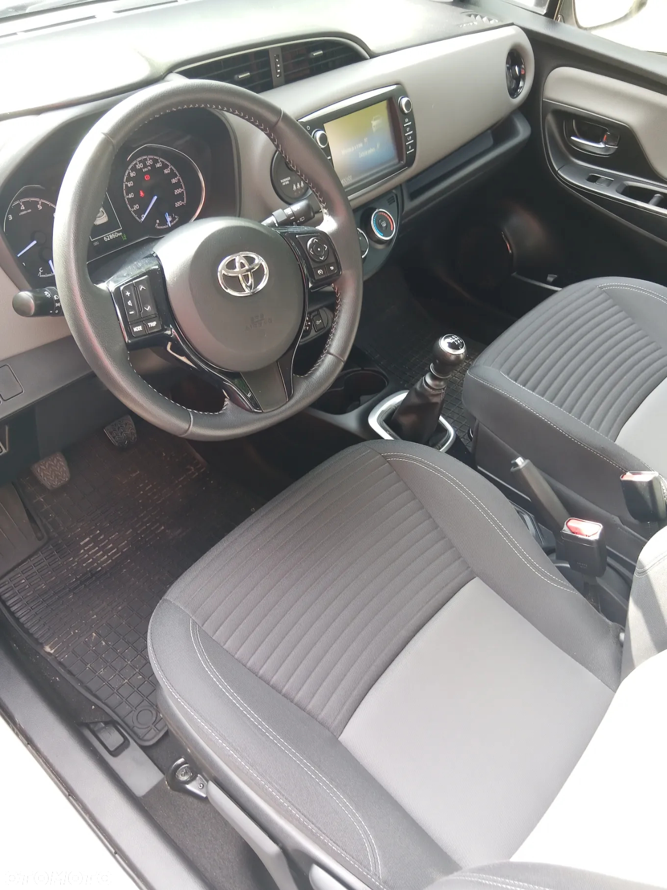 Toyota Yaris - 7
