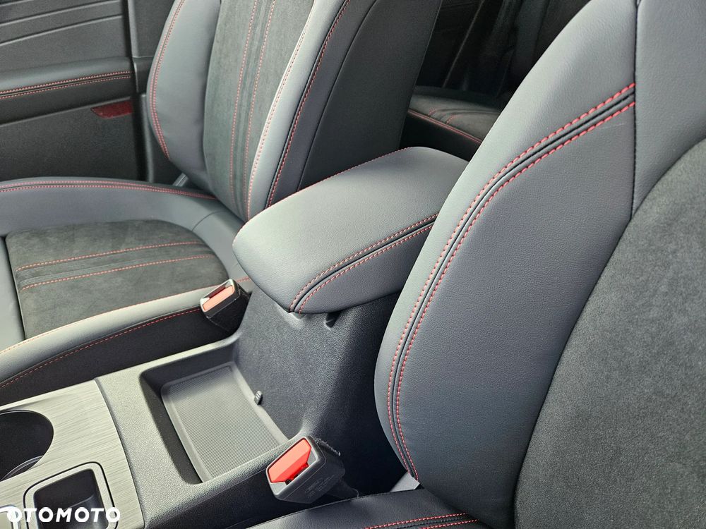 Ford Kuga 2.5 FHEV FWD ST-Line X - 21