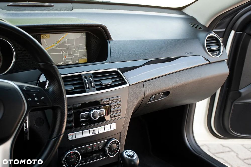 Mercedes-Benz Klasa C 180 BlueEFFICIENCY - 31