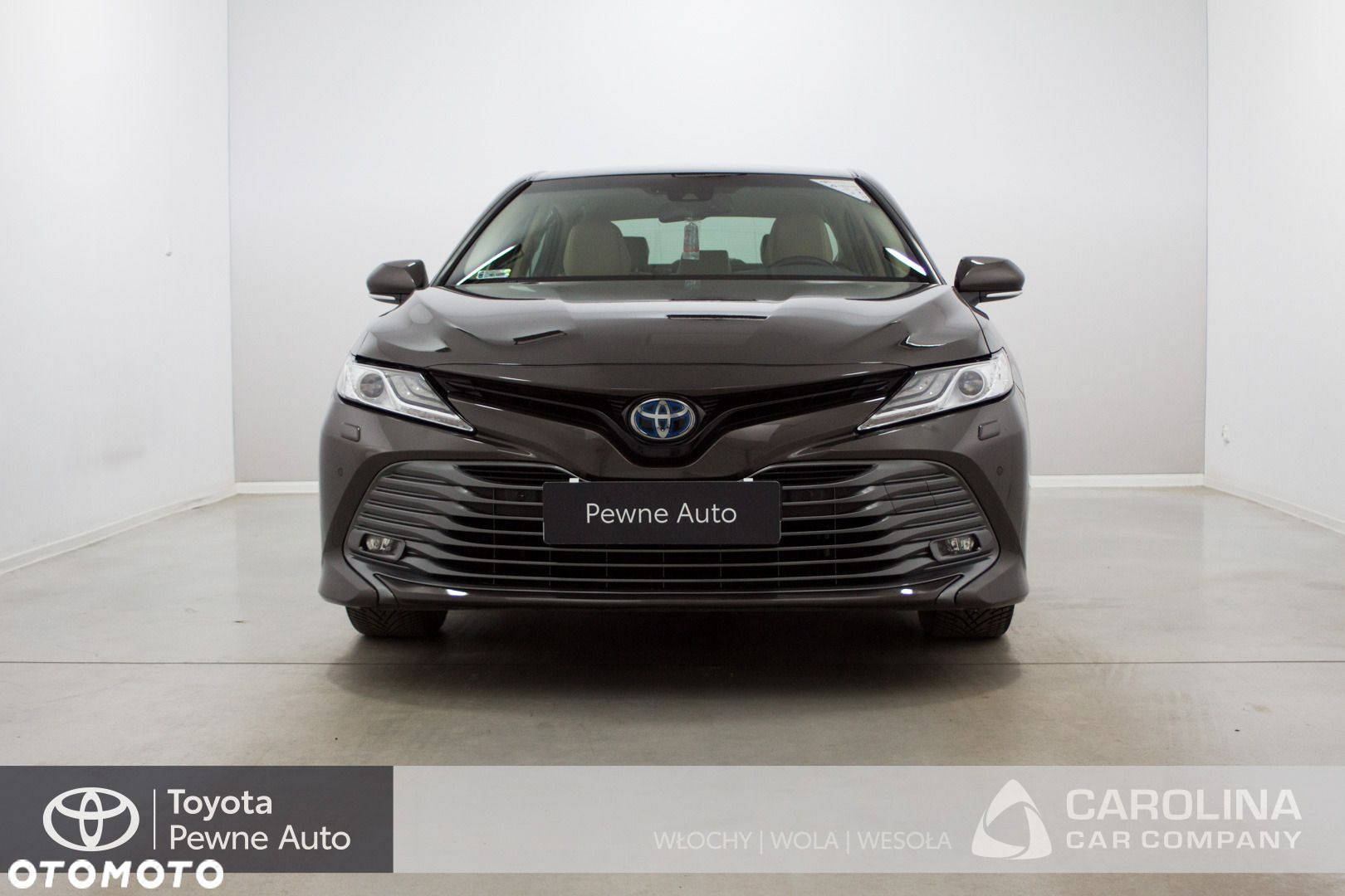 Toyota Camry - 18