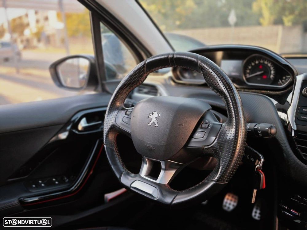 Peugeot 208 1.6 BlueHDi GT Line - 33