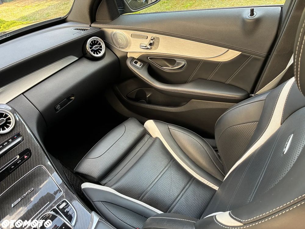 Mercedes-Benz Klasa C AMG 63 S AMG Speedshift 7G-MCT - 27