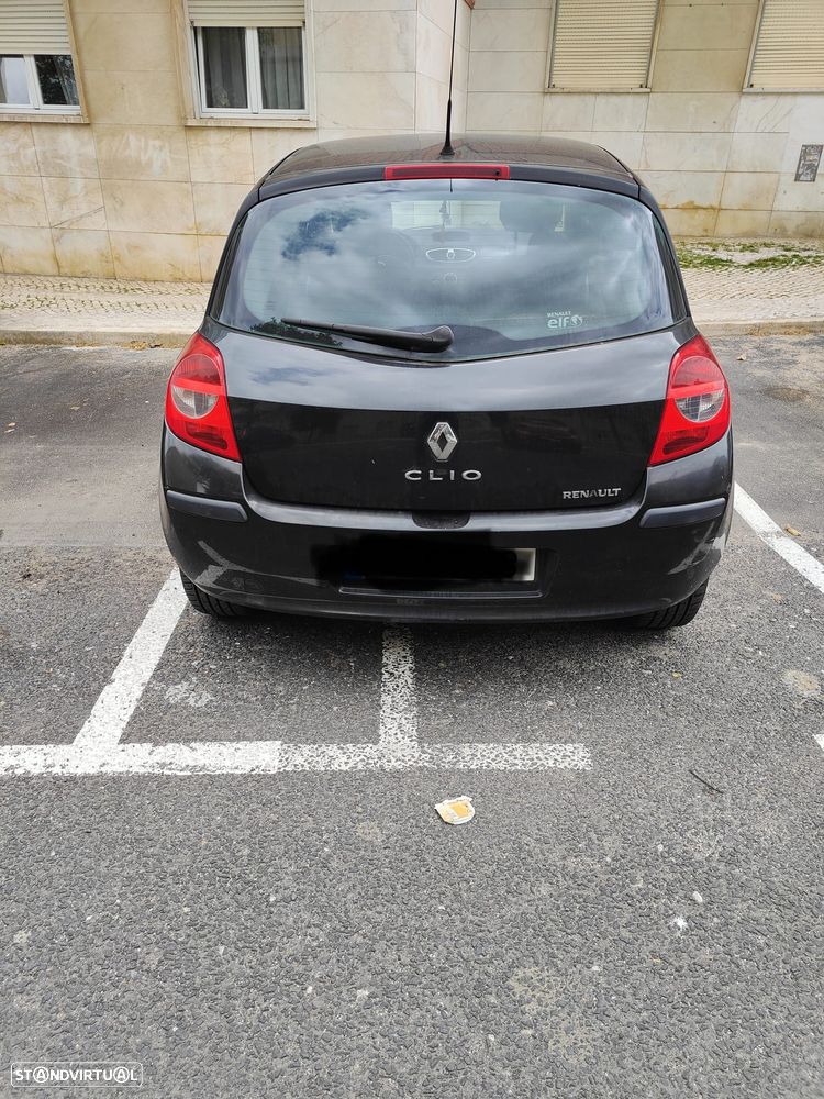 Renault Clio 1.5 dCi Dynamique Luxe - 4