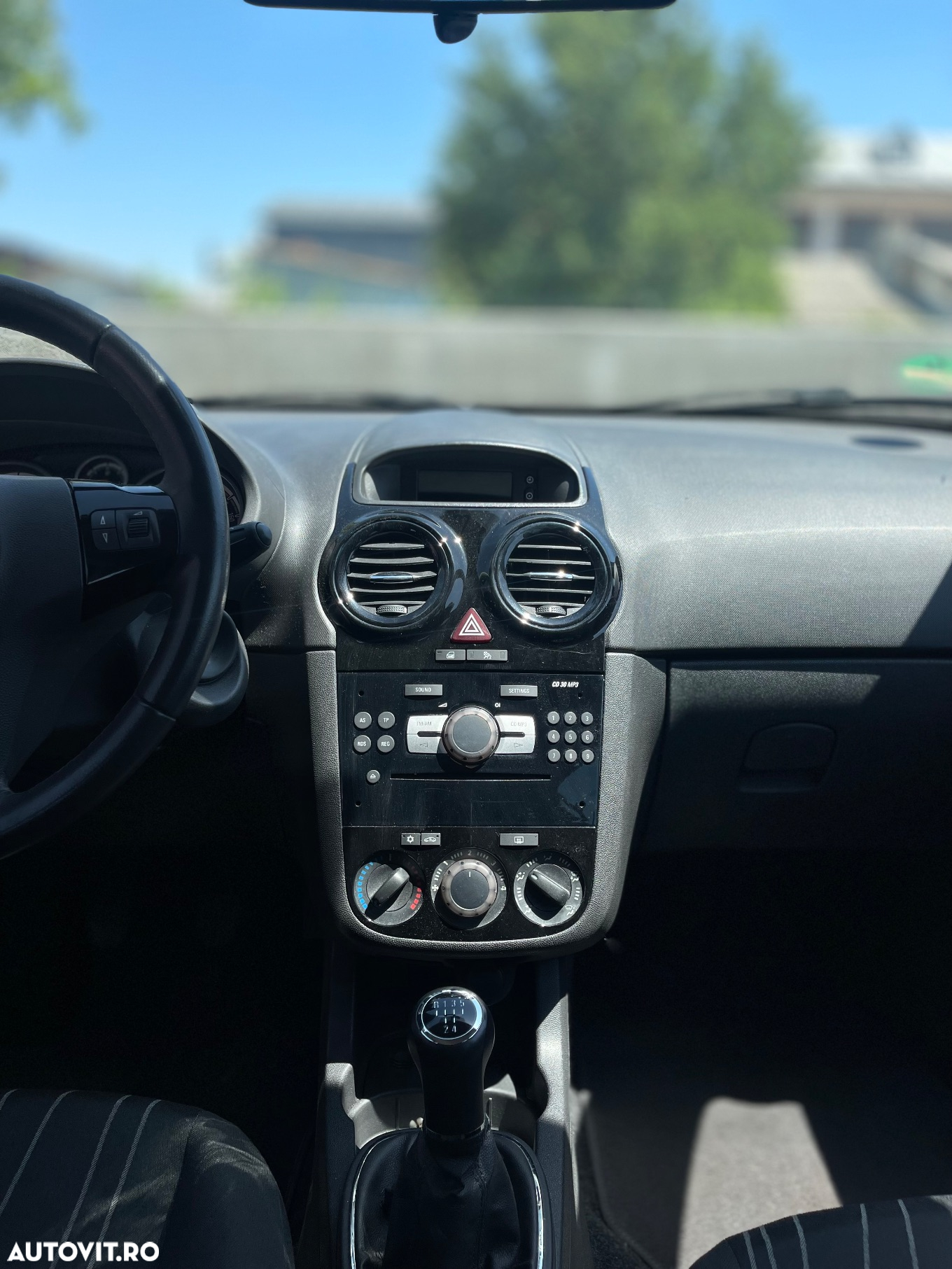 Opel Corsa 1.4 16V 150 Jahre - 11
