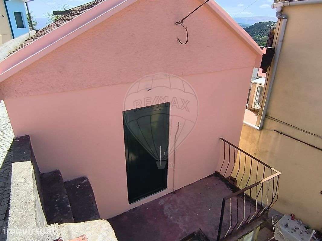 Moradia T2 para venda - Grande imagem: 2/7