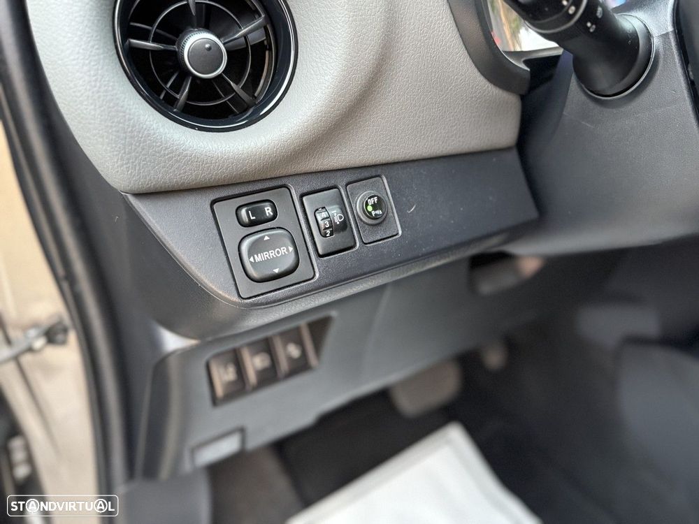 Toyota Yaris 1.5 HSD Comfort +P.Style+P.Techno - 12